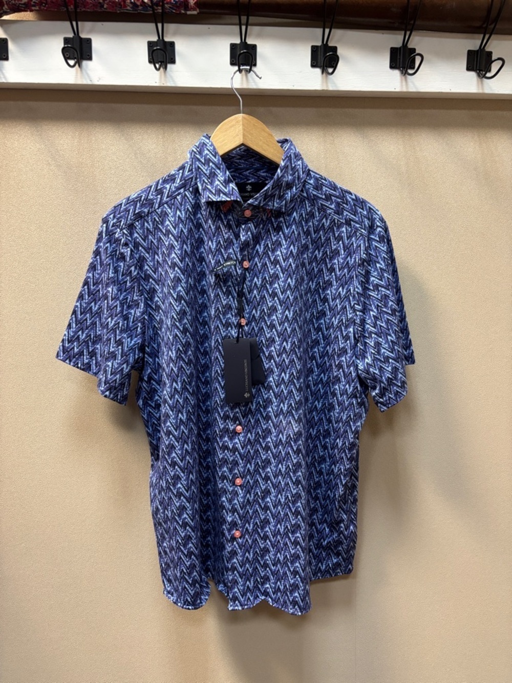 NWT Luciano Visconti Men's Short-Sleeve Button-Down Shirt in ROYAL, Rose Buttons